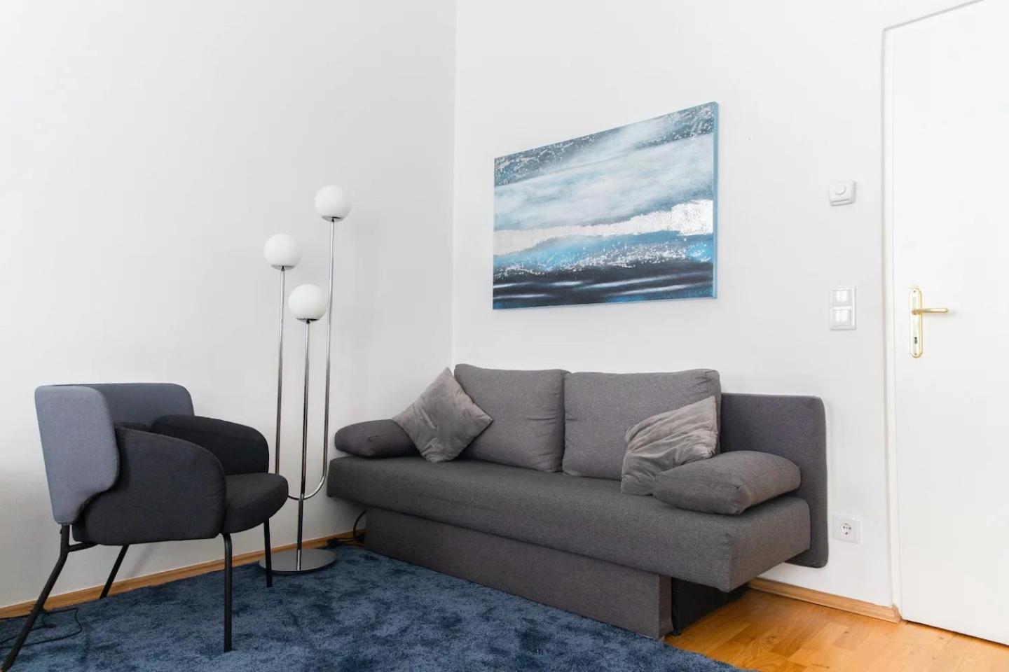 Apartment, Central, 2 Min To U1 Keplerplatz, Monthly Only *