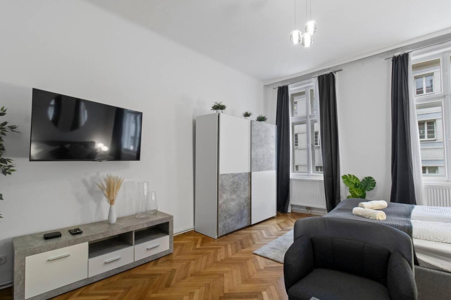Apartment, Central, 2 Min To U1 Keplerplatz * Wien