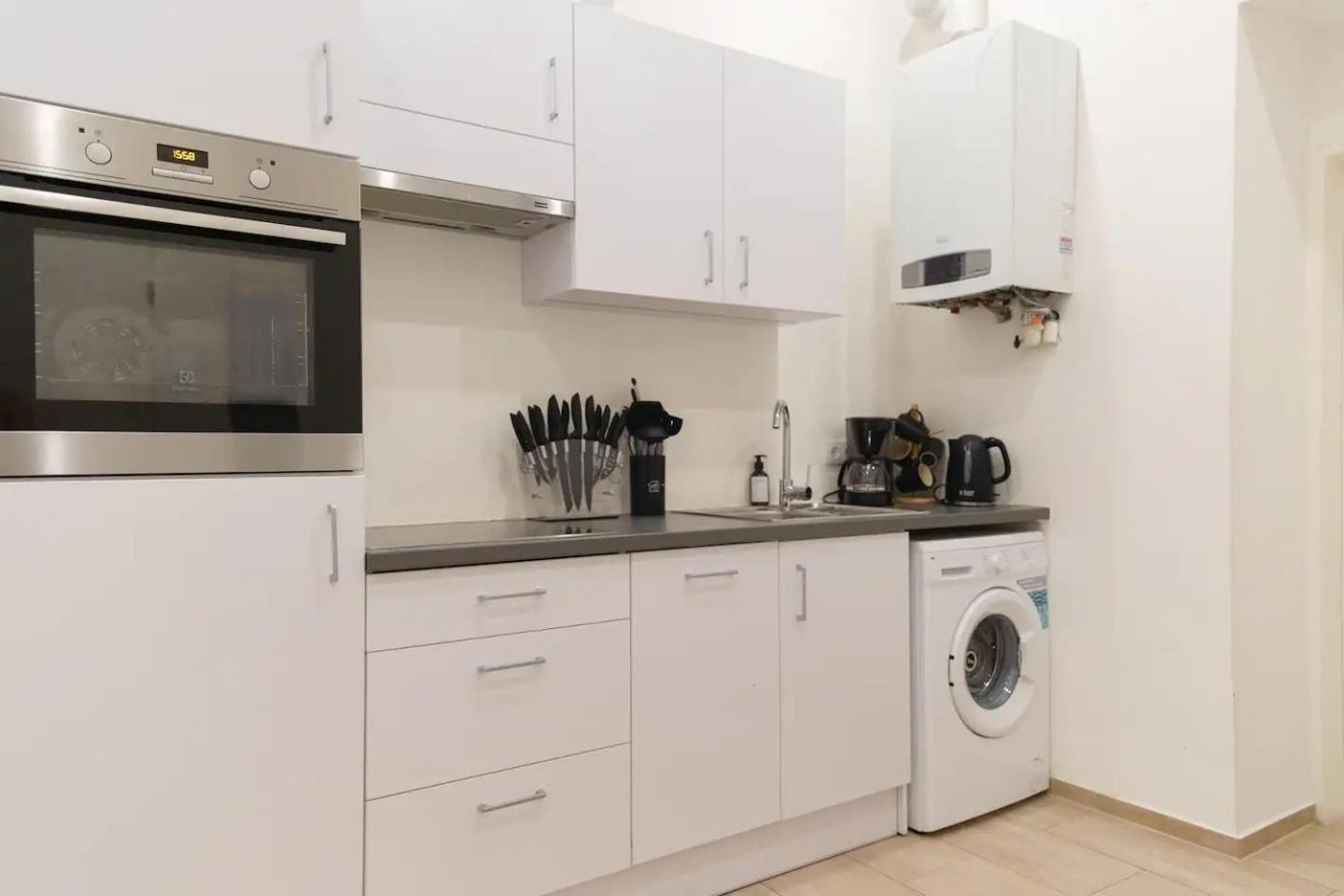 Apartment Apartment, Central, 2 Min To U1 Keplerplatz, Monthly Only